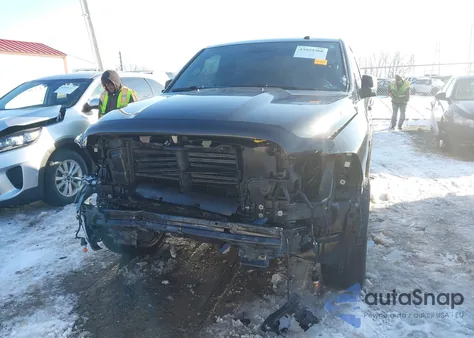 2017 Ram 1500 Express 4X2 6'4 Box z USA, uszkodzony, nr VIN 3C6JR6AT9HG604795